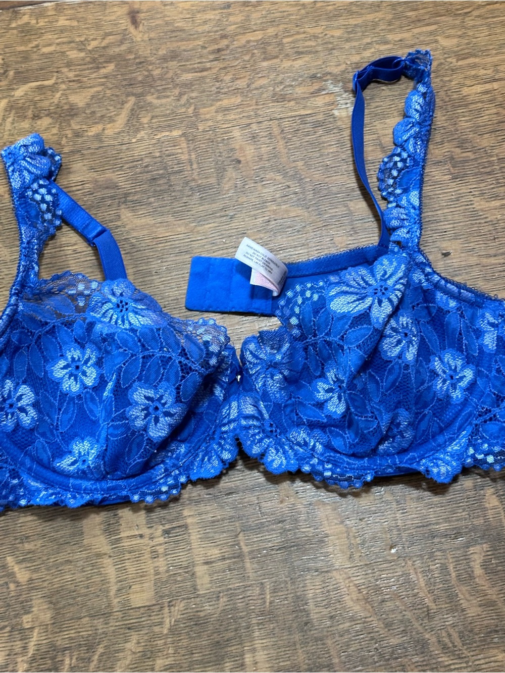 Victoria's Secret Royal Blue Floral Lace Underwire Bra sz 38C